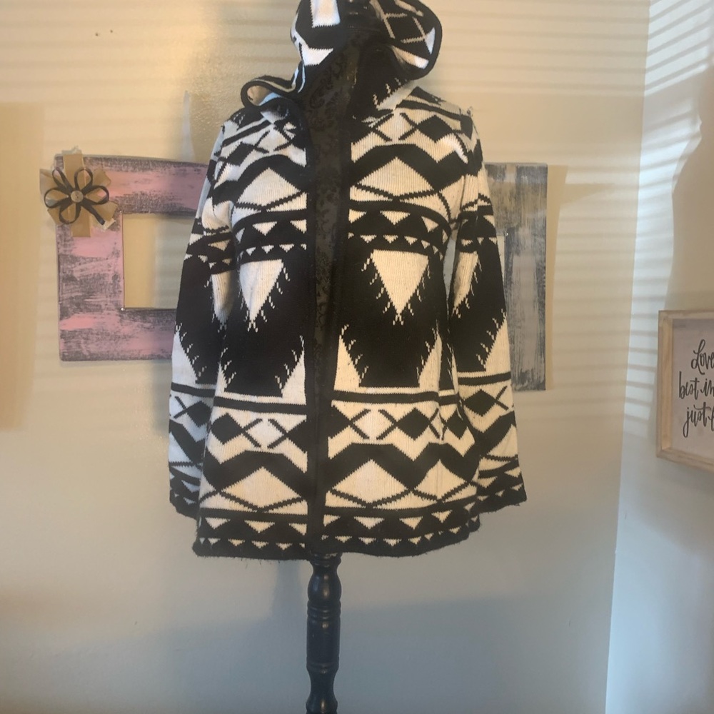 Black and white aztec print cardigan with hood.  Super cute!